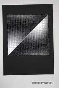 1118761